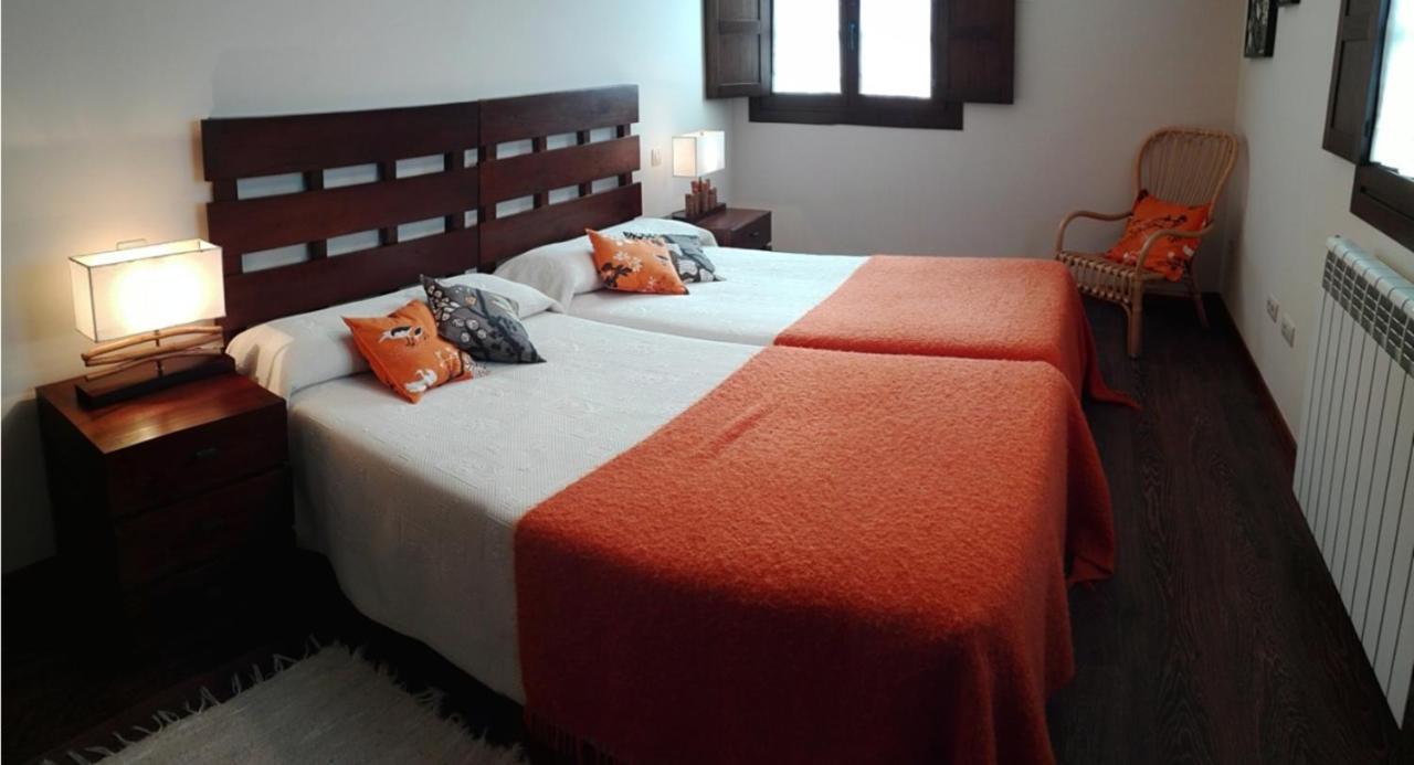 Apartamentos Rurales Casanova タピア・デ・カサリエゴ エクステリア 写真