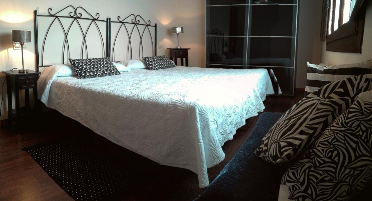 Apartamentos Rurales Casanova タピア・デ・カサリエゴ エクステリア 写真